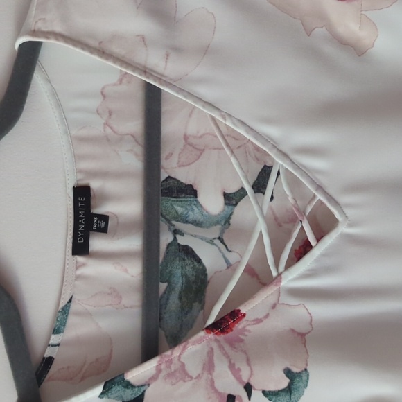 White floral print blouse, sizes xs - Picture 3 of 5